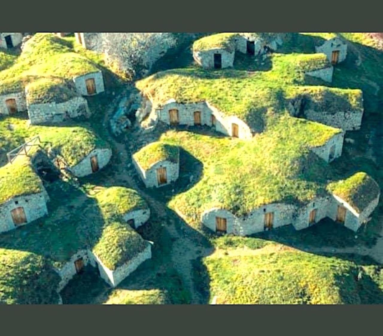 La Casa Dell'Artista Di Vittorio Vertone Pietragalla Esterno foto